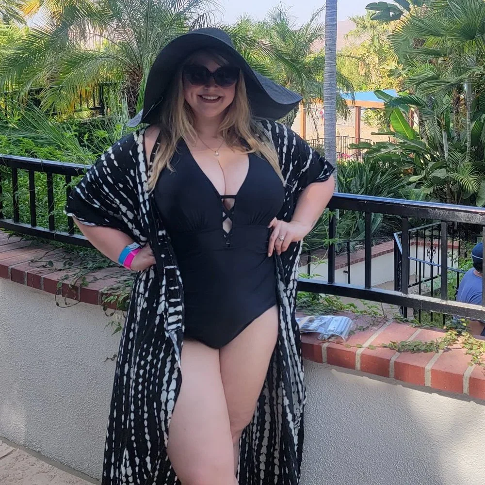 YONIQUE Lace up Plunge Front One Piece swimsuit 🏖️ NEW WITH TAG!!!